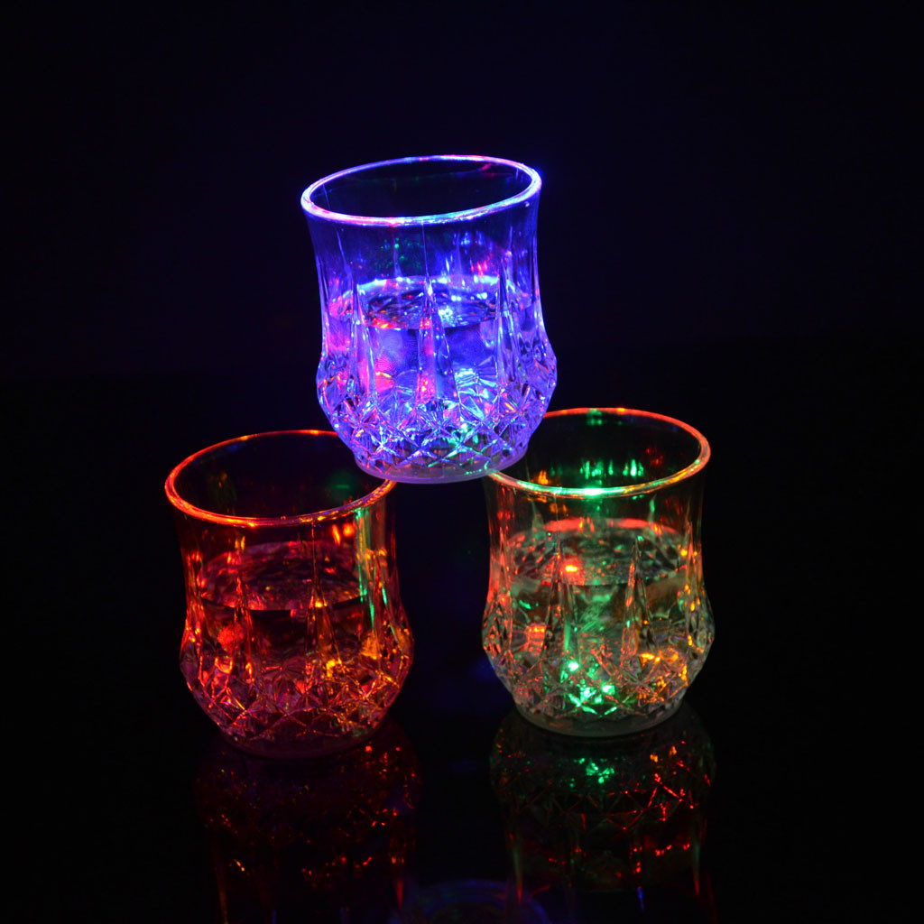 Bicchiere Luminoso a LED Color - Wine Beer Glass recensione e prezzo